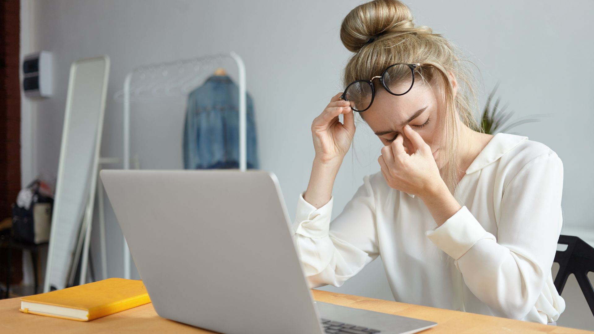 Fadiga ocular digital: como os ecrãs afetam os seus olhos